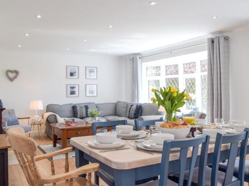 Lamphey House | Springfield