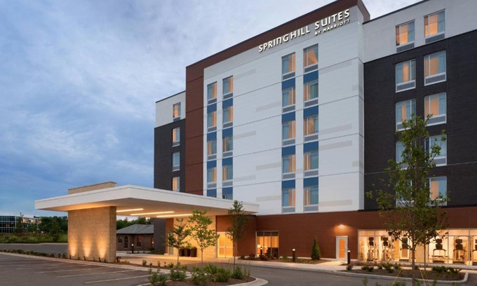 Wauwatosa Hotel | SpringHill Suites by Marriott Milwaukee West/Wauwatosa