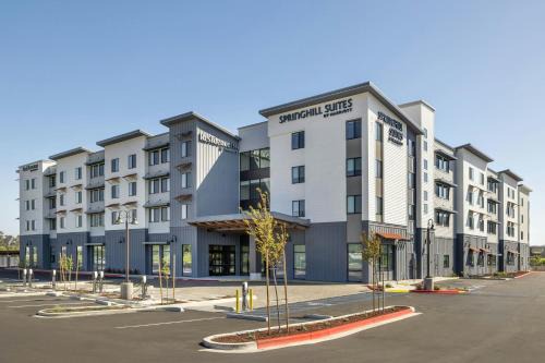 San Luis Obispo Hotel | SpringHill Suites by Marriott San Luis Obispo