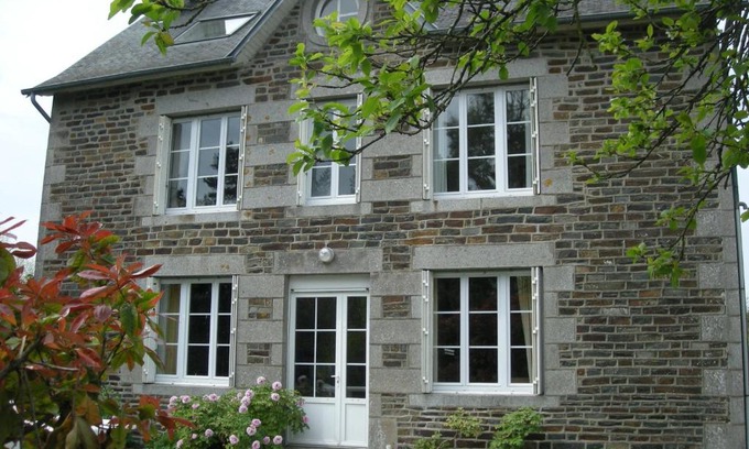 Vains House | St Michel
