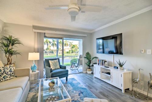Isla del Sol Apartment | St Pete Condo with Patio and Pool about 2 Mi to Beach