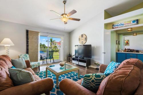 Isla del Sol House | St Pete Isla Del Sol Verde E 6-246 Pool View