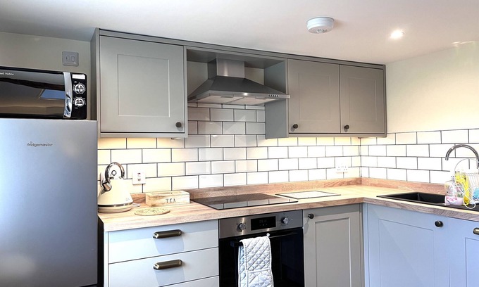 Wickhamford Cottage | Stable Cottage - sleeps 4 guests in 2 bedrooms