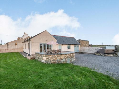 Holyhead House | Stack View Cottage