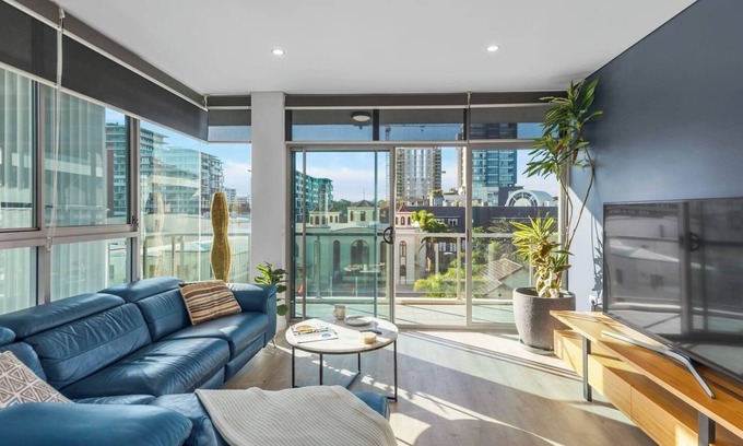 Wollongong Apartment | Stadium Escape A Contemporary Beachside Retreat