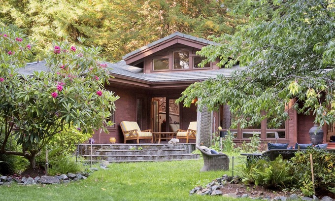 Trinidad House | Stagecoach Botanical Gardens