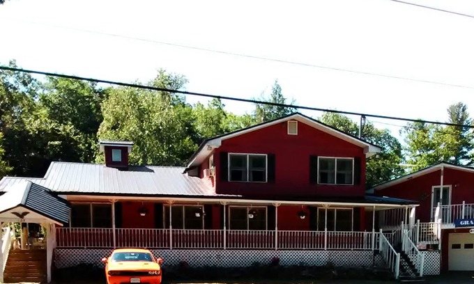 Otis Apartment | Star gazer no city lights