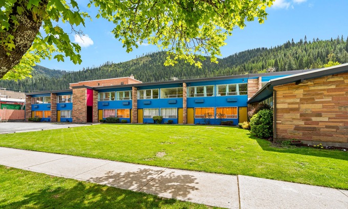 Wallace Hotel | Stardust Motel Wallace