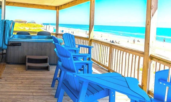 Surfside Beach House | Starfish Beachfront Swim-Up with HOT TUB