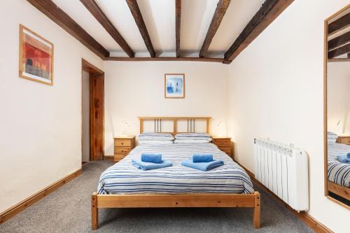 Whitby House | Starfish Cottage