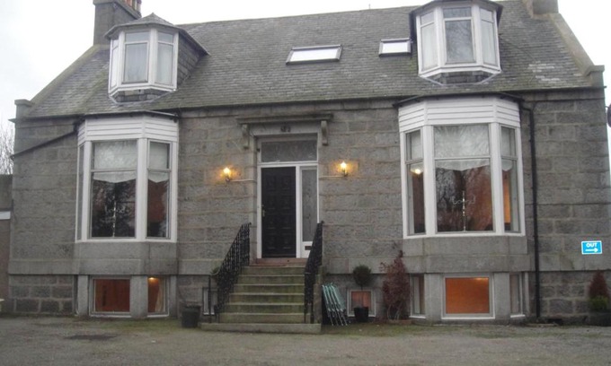 Dyce House | Station View Guest House
