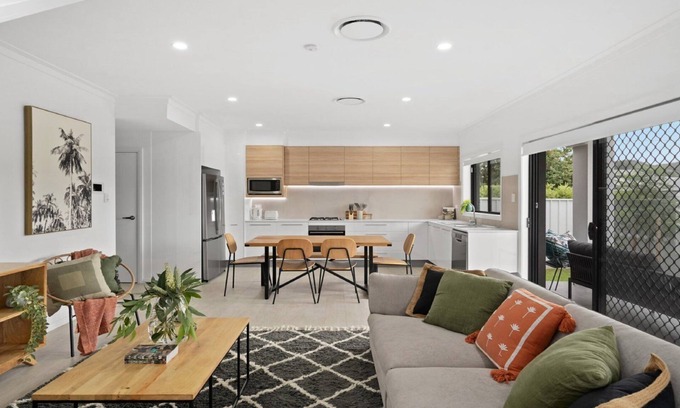 Booker Bay Apartment | Stay 3 nights, pay 2->Stroll to cafes