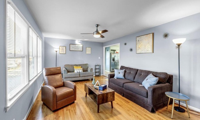 Greensboro Apartment | Stay Awhile Charming Greensboro House Close to Must-See Places