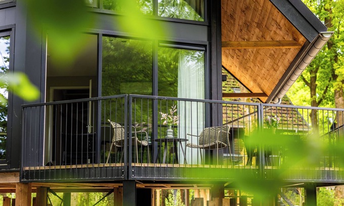 Municipality of Ede House | Stay different – pole home with 2 en-suites, perfect for 4 nature lovers.