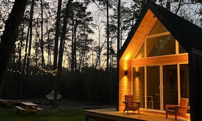 Montgomery Cabin | Stay in Babia
