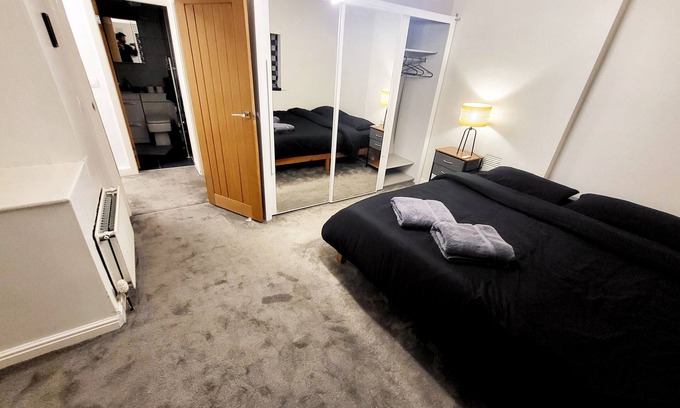 Huddersfield House | Stay Sleep Rest - Abbey Road