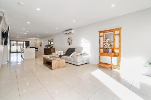 Temora Apartment | Stay Temora - Central Townhouse 290A