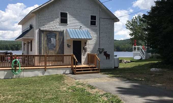 Eagle Lake House | Stay with us for beautiful scenery and relaxation
