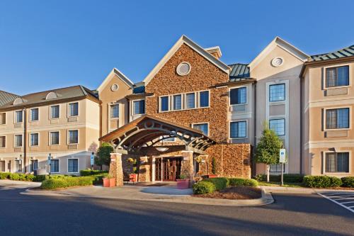 Ballantyne Hotel | Staybridge Suites - Charlotte Ballantyne by IHG