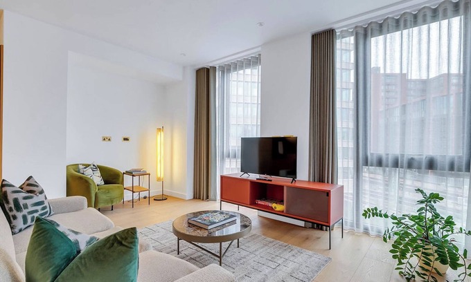 St. Pancras and Somers Town Apartment | StayCozy at King's Cross