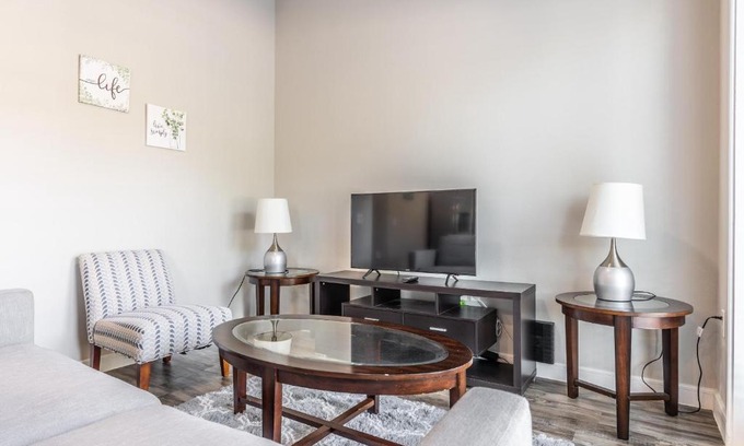 Richardson Apartment | StayOvr at Galatyn Park