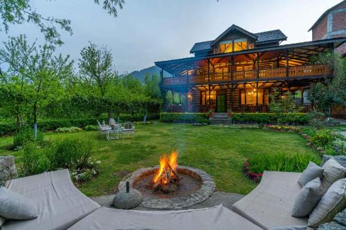 Manali Villa | StayVista at The Kathguni House in Manali With Private Lawn