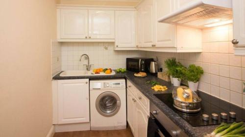 Shirley Apartment | StayZo Penthouse Accommodation 2- Premier Lodge