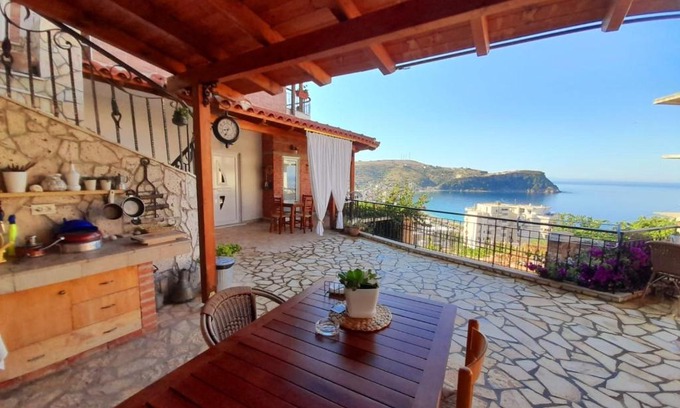 Himare House | Stefanel View-Frederika