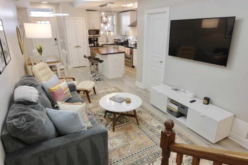 Petworth Apartment | Stellar Stay by Petworth Metro