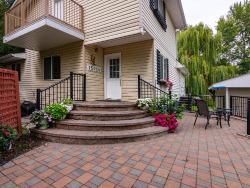 Okanagan-Similkameen House | Steller Jay Hollow