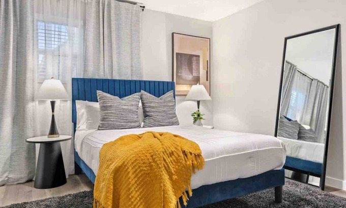 Clarksville Apartment | Steps away from Downtown Restaurants and Bars - King Bed