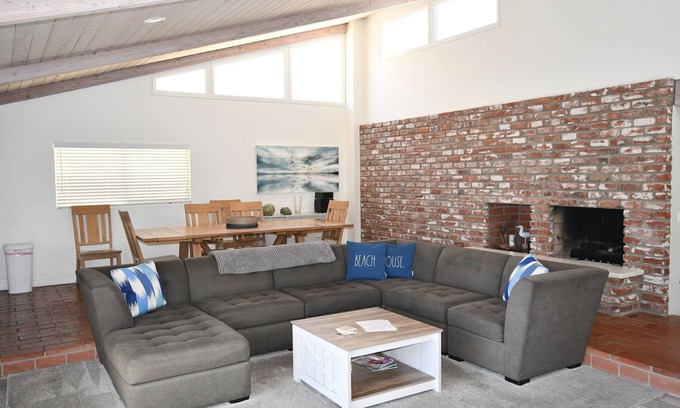 Hollywood House | Steps to Sand. Steps to Harbor. Endless Memories 4-bedroom, 3-bath retreat comfortably sleeps up to 8 guests, making it ideal for families, couples, or friends seeking a coastal getaway.