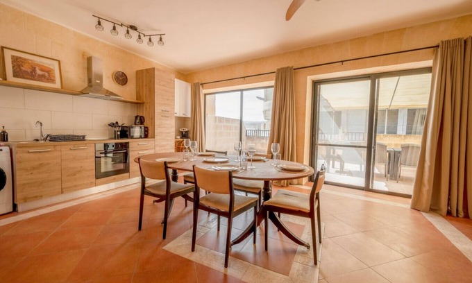 Marsalforn Apartment | Steps to Sea Marsalforn Stay