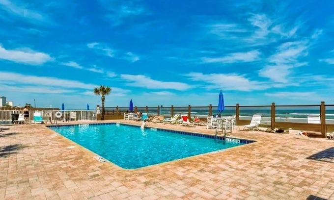 Bostwick Park Apartment | Steps to the Beach !