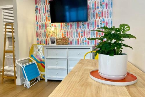 Huntington Beach Apartment | Steps To The Beach, Pacific City and Main Street - #2