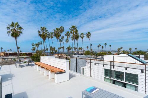 Ocean Beach House | Steps to the Beach, Rooftop Deck