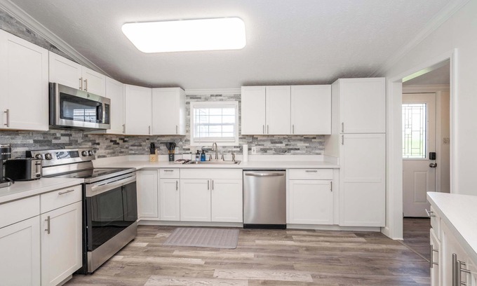 Williamstown House | Stillwater Hollow - For 8!