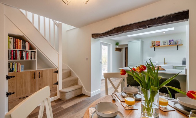 Aylsham House | Stone Cottage - Two Bedroom House, Sleeps 4