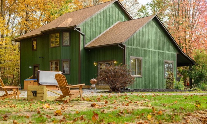 Gnaw Bone Apartment | Story Time Retreat in Brown County
