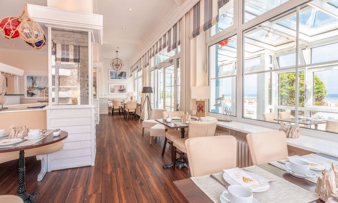 Alt-Travemunde/Ronnau Hotel | Strandschlösschen