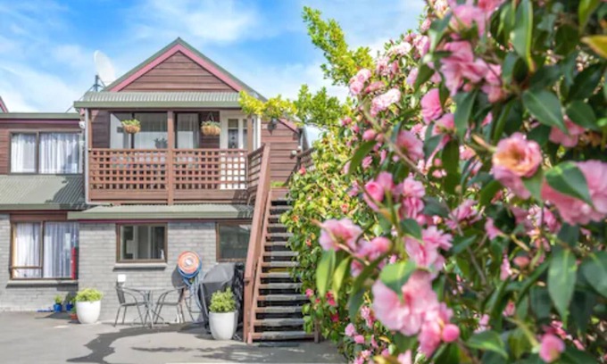 Merivale Hotel | Strathern Motor Lodge