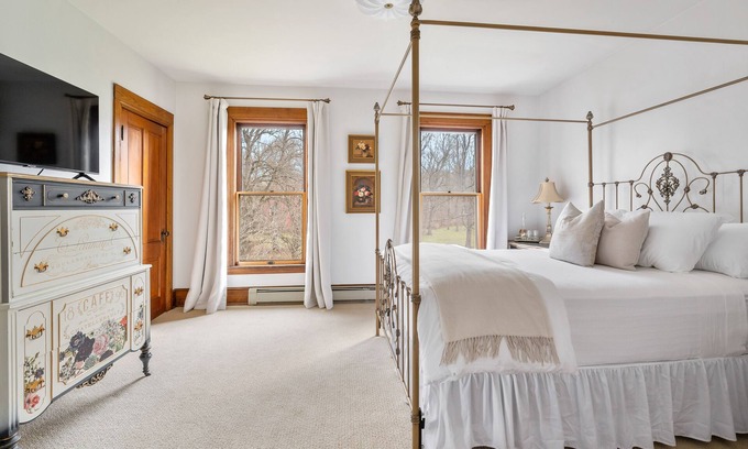 Newfield Bed & Breakfast | Stratton Creek Inn