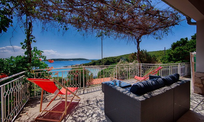 Milna House | Striking and unique sea-view, romantic holidays in untouched nature family,