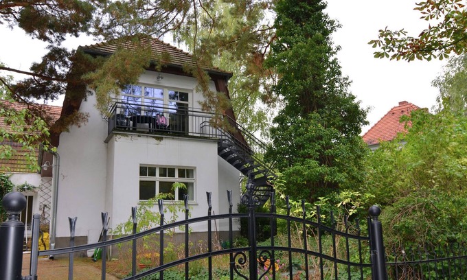 Wannsee Apartment | Striking Apartment near Lake in Wannsee