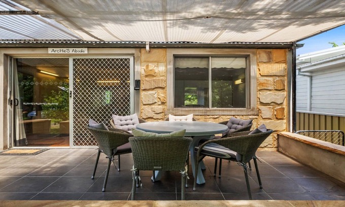 Patonga House | Stroll to beach, restaurant, pet friendly