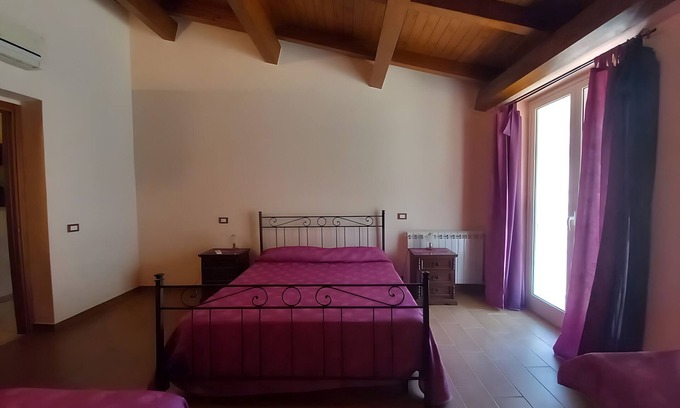 Patti Apartment | 'Stromboli' Room with Shared Terrace, Communal Garden and Air Conditioning