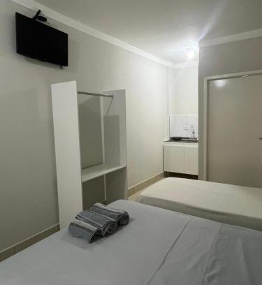 Santa Monica Apartment | Studio 38 - Studio aconchegante na melhor localização próx a Parque do sabiá, Estádio, Shopping e Aeroporto