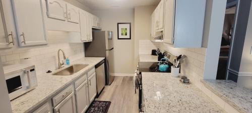 Pine Forest Apartment | Studio 409 - Accessible with Premium Wifi