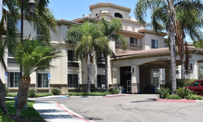 Carlsbad Hotel | Studio 6 Carlsbad, CA