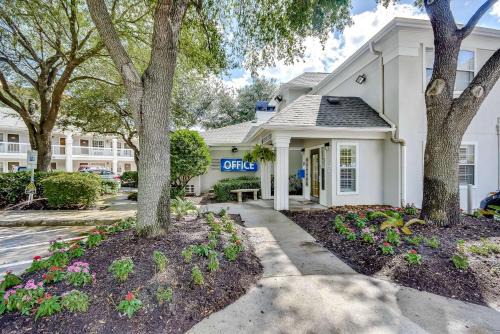 Southbelt/Ellington Hotel | Studio 6-Houston, TX - Hobby South